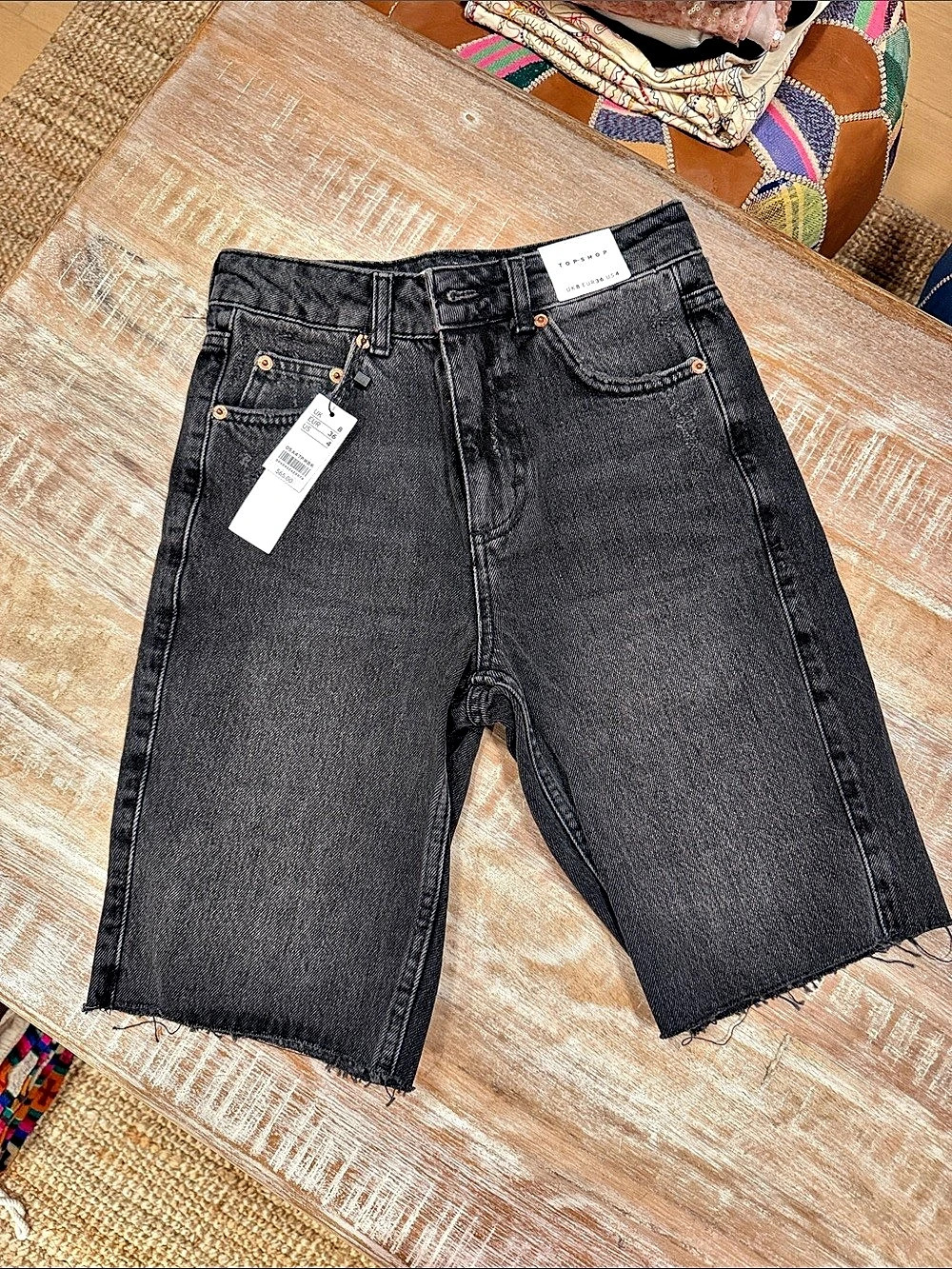 Topshop Jamie Straight Leg Jeans in Black US 4 NWT